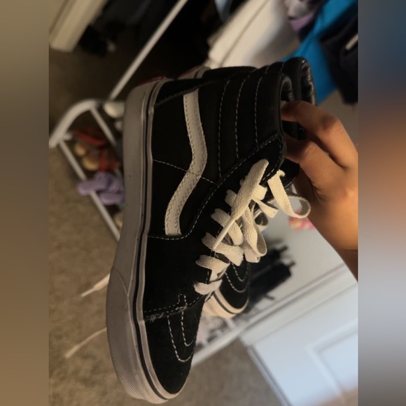 Vans - Picture 5 of 8